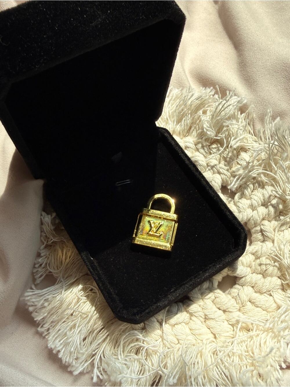 💎Charm ONLY logo lock LV Upcycled